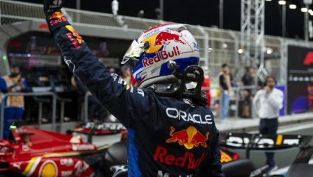 Suudi Arabistan’da ilk cebin sahibi Max Verstappen oldu