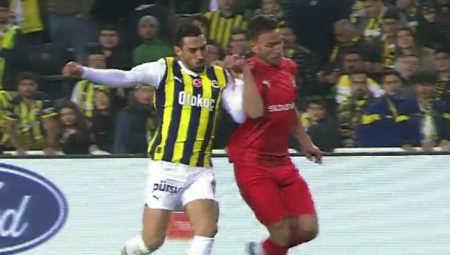 Umut Nayir yerde kaldı, Pendikspor penaltı bekledi