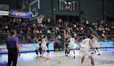 Büyükşehir, Zirve Yarışında “Buradayım” Dedi