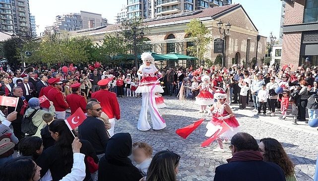 Cumhuriyet’in ruhu Fişekhane’de sanatla buluştu