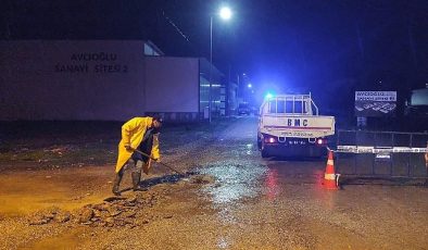 Edremit Belediyesi yağışlara karşı 7/24 çalışıyor