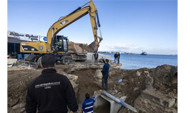 Foça’da dere yatağına yapılan kanal taşkını önledi
