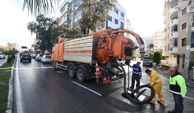 Karaburun’da şiddetli yağış sonrası İZSU’dan hızlı müdahale